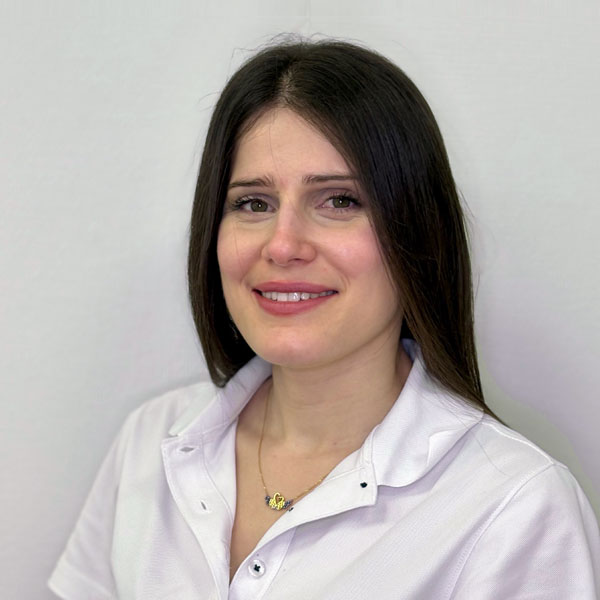 Frau Nour Arabi